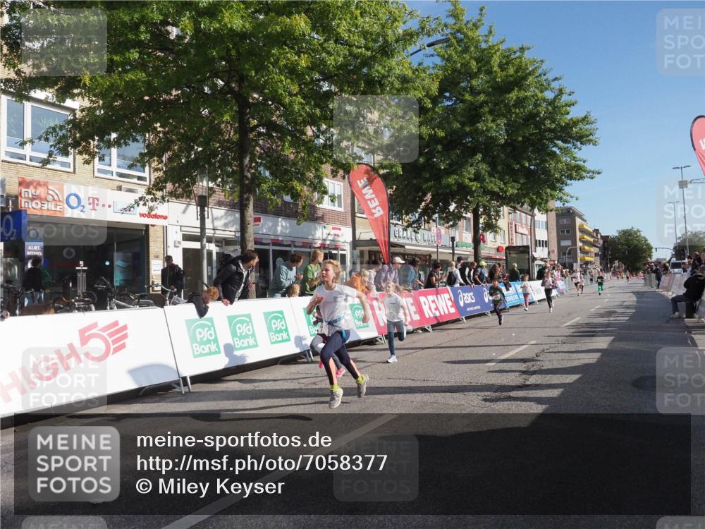 15.09.2024 - PSD Bank Halbmarathon Miley Keyser http://msf.ph/oto/7058377 15.09.2024 10:28:09 Ziel 14, 43, 77, 84, 94, 132, 135, 161, 166, 208, 217, 230, 247, 258, 261, 262, 293 meine-sportfotos.de