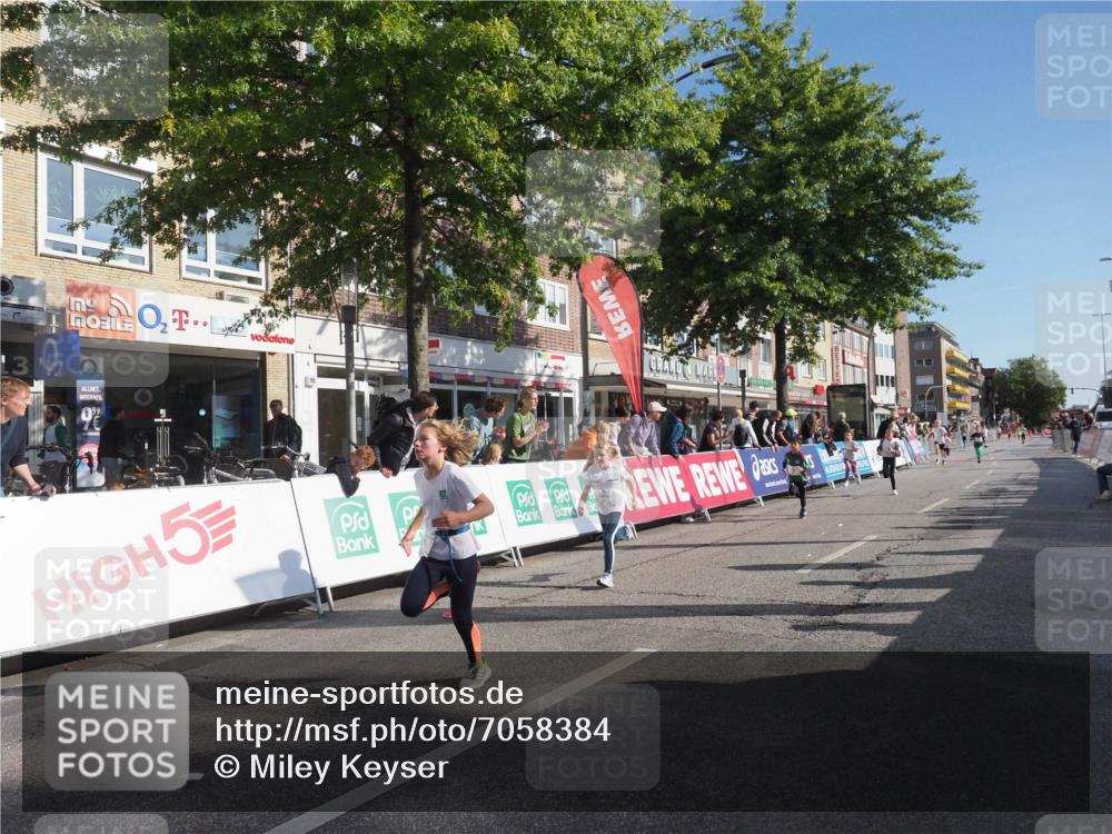 15.09.2024 - PSD Bank Halbmarathon Miley Keyser http://msf.ph/oto/7058384 15.09.2024 10:28:09 Ziel 14, 43, 77, 84, 94, 132, 135, 161, 166, 208, 217, 230, 247, 258, 261, 262, 293 meine-sportfotos.de