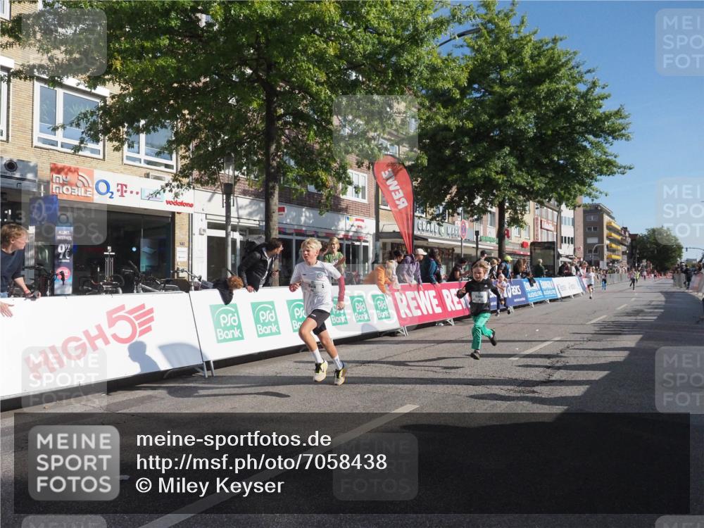 15.09.2024 - PSD Bank Halbmarathon Miley Keyser http://msf.ph/oto/7058438 15.09.2024 10:28:14 Ziel 14, 84, 89, 94, 132, 135, 149, 161, 166, 208, 217, 230, 258, 262, 285, 293 meine-sportfotos.de