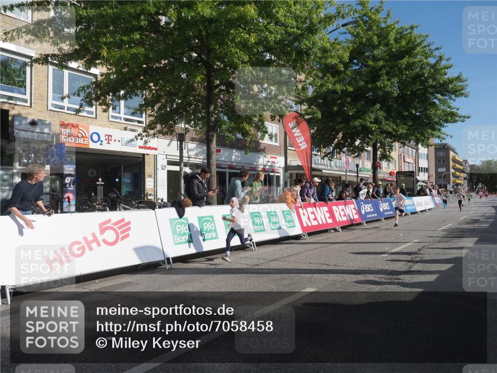15.09.2024 - PSD Bank Halbmarathon Miley Keyser http://msf.ph/oto/7058458 15.09.2024 10:28:16 Ziel 45, 84, 89, 92, 94, 132, 135, 149, 161, 166, 208, 217, 258, 262, 285, 293 meine-sportfotos.de