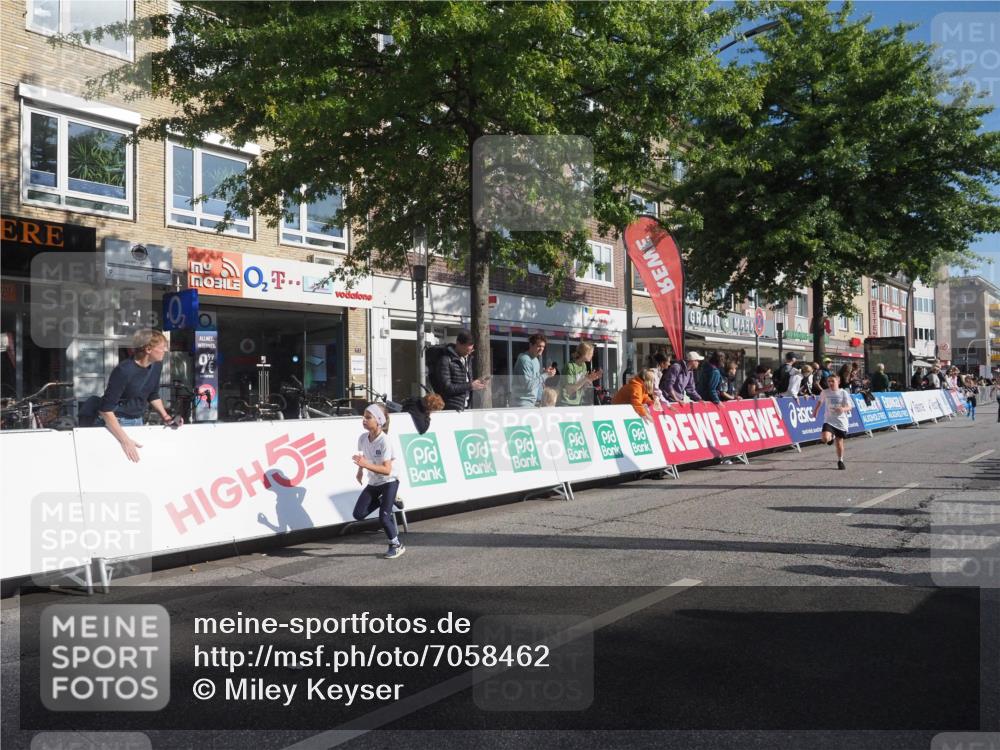 15.09.2024 - PSD Bank Halbmarathon Miley Keyser http://msf.ph/oto/7058462 15.09.2024 10:28:16 Ziel 45, 84, 89, 92, 94, 132, 135, 149, 161, 166, 208, 217, 258, 262, 285, 293 meine-sportfotos.de