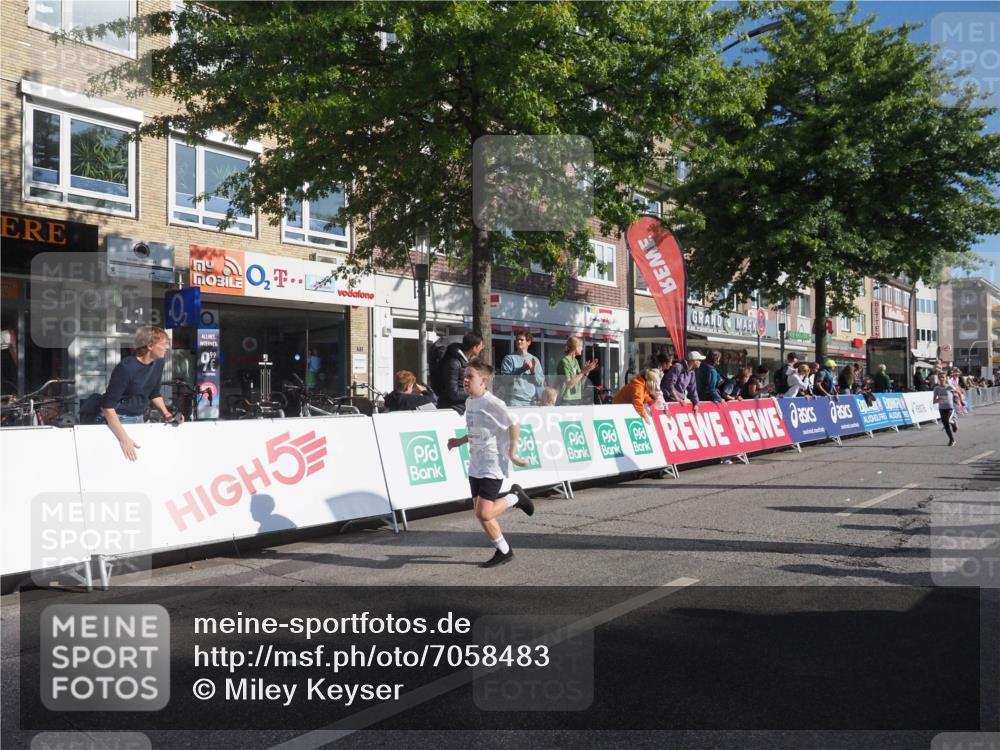 15.09.2024 - PSD Bank Halbmarathon Miley Keyser http://msf.ph/oto/7058483 15.09.2024 10:28:18 Ziel 45, 84, 89, 92, 94, 132, 135, 149, 161, 166, 183, 208, 217, 258, 262, 285, 293 meine-sportfotos.de