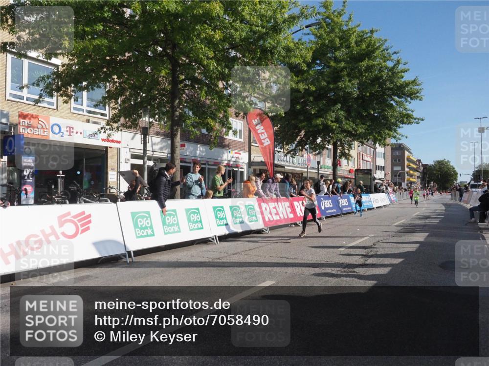 15.09.2024 - PSD Bank Halbmarathon Miley Keyser http://msf.ph/oto/7058490 15.09.2024 10:28:19 Ziel 45, 84, 89, 92, 132, 135, 149, 161, 166, 183, 208, 217, 258, 285 meine-sportfotos.de