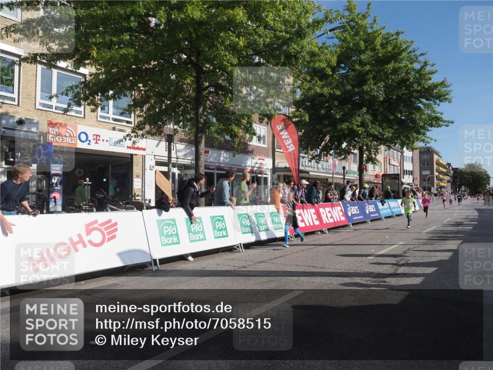 15.09.2024 - PSD Bank Halbmarathon Miley Keyser http://msf.ph/oto/7058515 15.09.2024 10:28:22 Ziel 45, 84, 89, 92, 132, 135, 149, 166, 183, 243, 258, 285 meine-sportfotos.de
