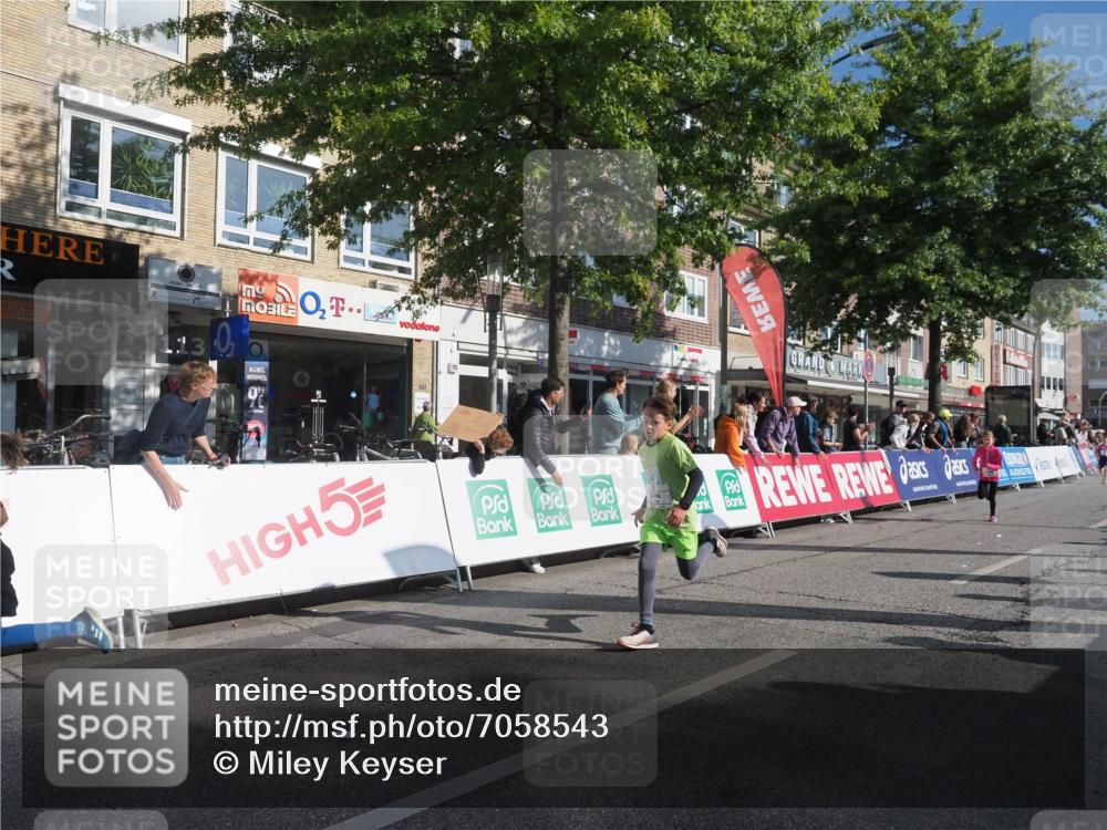 15.09.2024 - PSD Bank Halbmarathon Miley Keyser http://msf.ph/oto/7058543 15.09.2024 10:28:24 Ziel 45, 89, 92, 135, 149, 166, 183, 243, 258, 285 meine-sportfotos.de