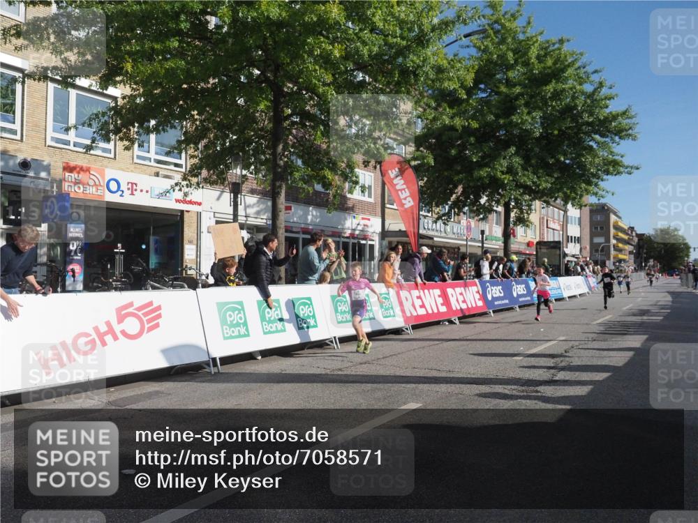 15.09.2024 - PSD Bank Halbmarathon Miley Keyser http://msf.ph/oto/7058571 15.09.2024 10:28:28 Ziel 26, 45, 89, 92, 149, 162, 166, 183, 184, 192, 243, 273, 285 meine-sportfotos.de