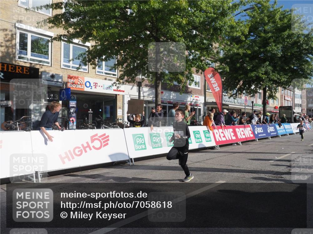 15.09.2024 - PSD Bank Halbmarathon Miley Keyser http://msf.ph/oto/7058618 15.09.2024 10:28:32 Ziel 26, 45, 89, 92, 149, 162, 183, 184, 192, 243, 273, 285, 305 meine-sportfotos.de