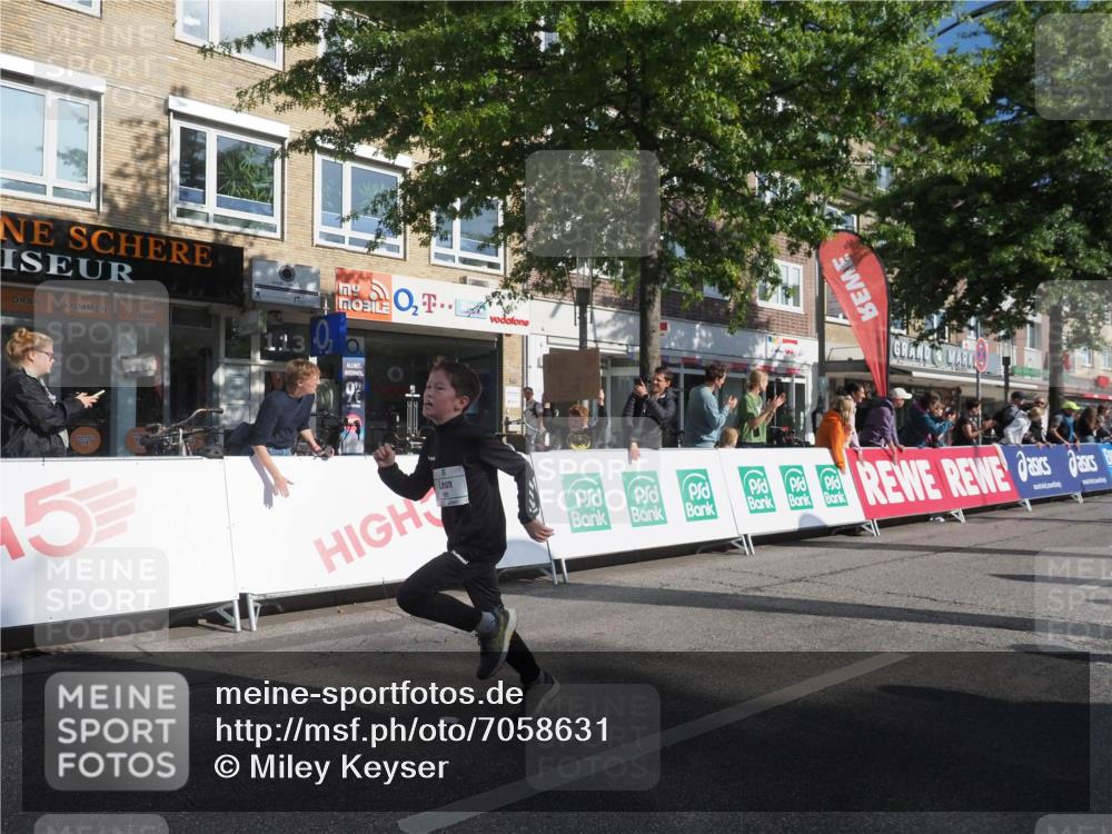 15.09.2024 - PSD Bank Halbmarathon Miley Keyser http://msf.ph/oto/7058631 15.09.2024 10:28:32 Ziel 26, 45, 89, 92, 149, 162, 183, 184, 192, 243, 273, 285, 305 meine-sportfotos.de