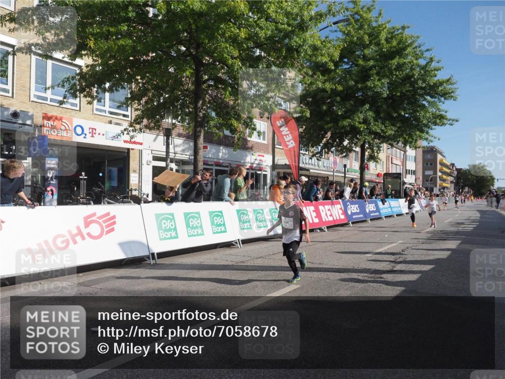 15.09.2024 - PSD Bank Halbmarathon Miley Keyser http://msf.ph/oto/7058678 15.09.2024 10:28:38 Ziel 26, 45, 92, 130, 162, 183, 184, 192, 205, 235, 243, 273, 305 meine-sportfotos.de