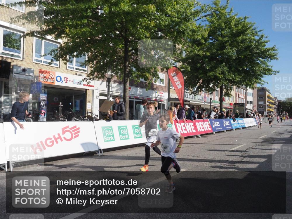 15.09.2024 - PSD Bank Halbmarathon Miley Keyser http://msf.ph/oto/7058702 15.09.2024 10:28:41 Ziel 26, 130, 140, 162, 184, 192, 205, 235, 243, 273, 305 meine-sportfotos.de