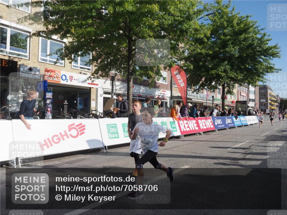 15.09.2024 - PSD Bank Halbmarathon Miley Keyser http://msf.ph/oto/7058706 15.09.2024 10:28:41 Ziel 26, 130, 140, 162, 184, 192, 205, 235, 243, 273, 305 meine-sportfotos.de