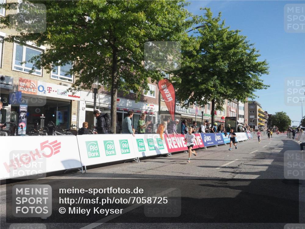 15.09.2024 - PSD Bank Halbmarathon Miley Keyser http://msf.ph/oto/7058725 15.09.2024 10:28:43 Ziel 26, 130, 140, 162, 184, 192, 205, 235, 273, 305 meine-sportfotos.de