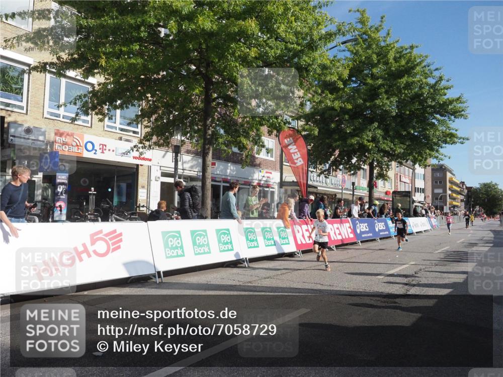 15.09.2024 - PSD Bank Halbmarathon Miley Keyser http://msf.ph/oto/7058729 15.09.2024 10:28:43 Ziel 26, 130, 140, 162, 184, 192, 205, 235, 273, 305 meine-sportfotos.de