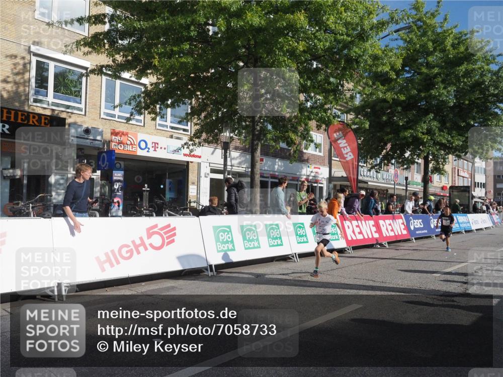 15.09.2024 - PSD Bank Halbmarathon Miley Keyser http://msf.ph/oto/7058733 15.09.2024 10:28:44 Ziel 26, 130, 140, 162, 184, 192, 205, 235, 273, 305 meine-sportfotos.de