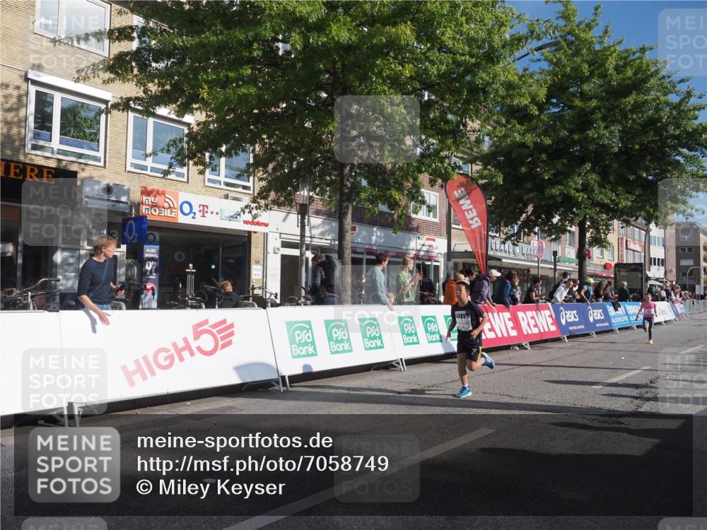 15.09.2024 - PSD Bank Halbmarathon Miley Keyser http://msf.ph/oto/7058749 15.09.2024 10:28:45 Ziel 26, 130, 140, 162, 184, 192, 205, 235, 273, 305 meine-sportfotos.de