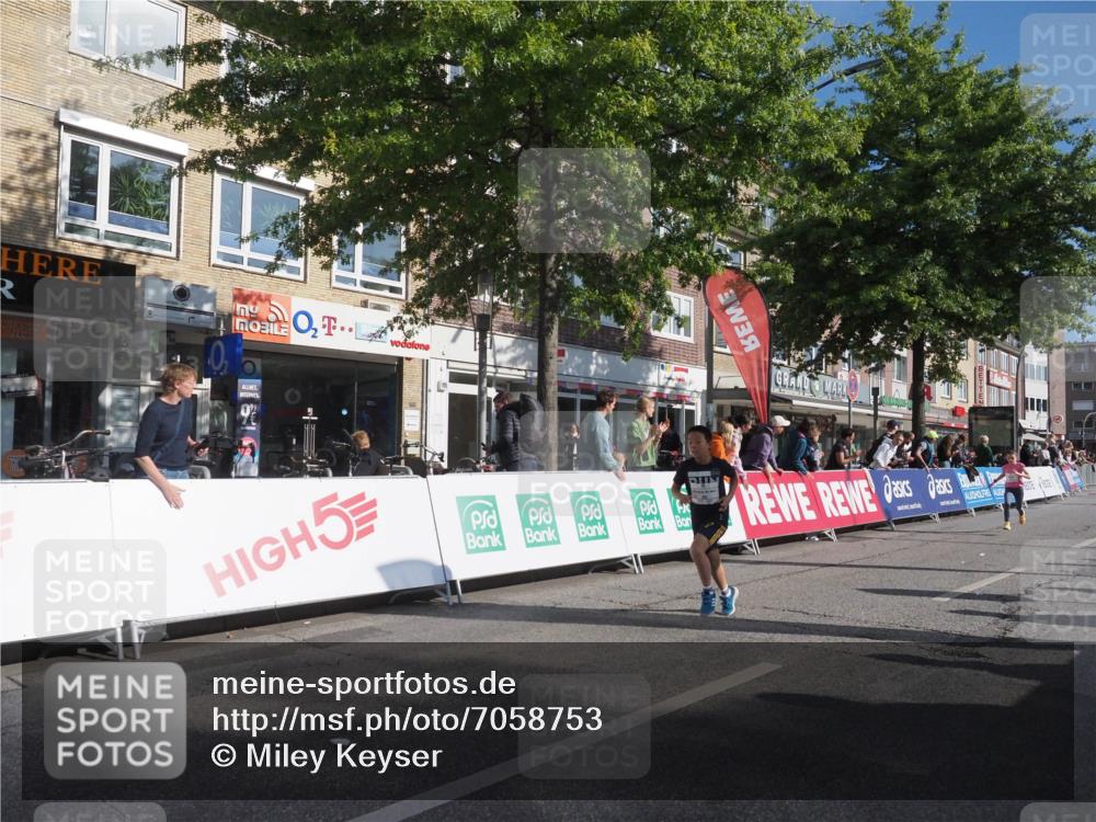 15.09.2024 - PSD Bank Halbmarathon Miley Keyser http://msf.ph/oto/7058753 15.09.2024 10:28:45 Ziel 26, 130, 140, 162, 184, 192, 205, 235, 273, 305 meine-sportfotos.de