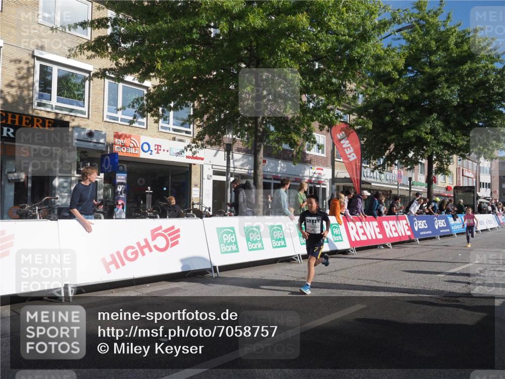15.09.2024 - PSD Bank Halbmarathon Miley Keyser http://msf.ph/oto/7058757 15.09.2024 10:28:46 Ziel 26, 130, 140, 162, 184, 192, 205, 235, 273, 305 meine-sportfotos.de