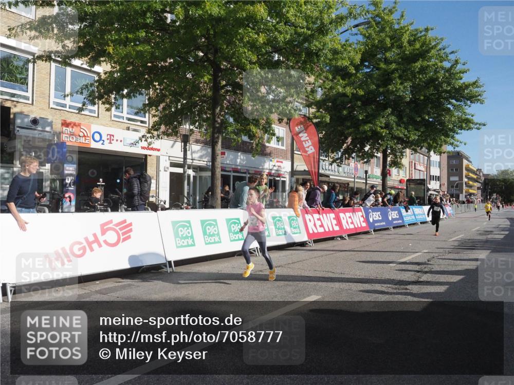 15.09.2024 - PSD Bank Halbmarathon Miley Keyser http://msf.ph/oto/7058777 15.09.2024 10:28:48 Ziel 26, 130, 140, 162, 205, 222, 235, 273, 305 meine-sportfotos.de