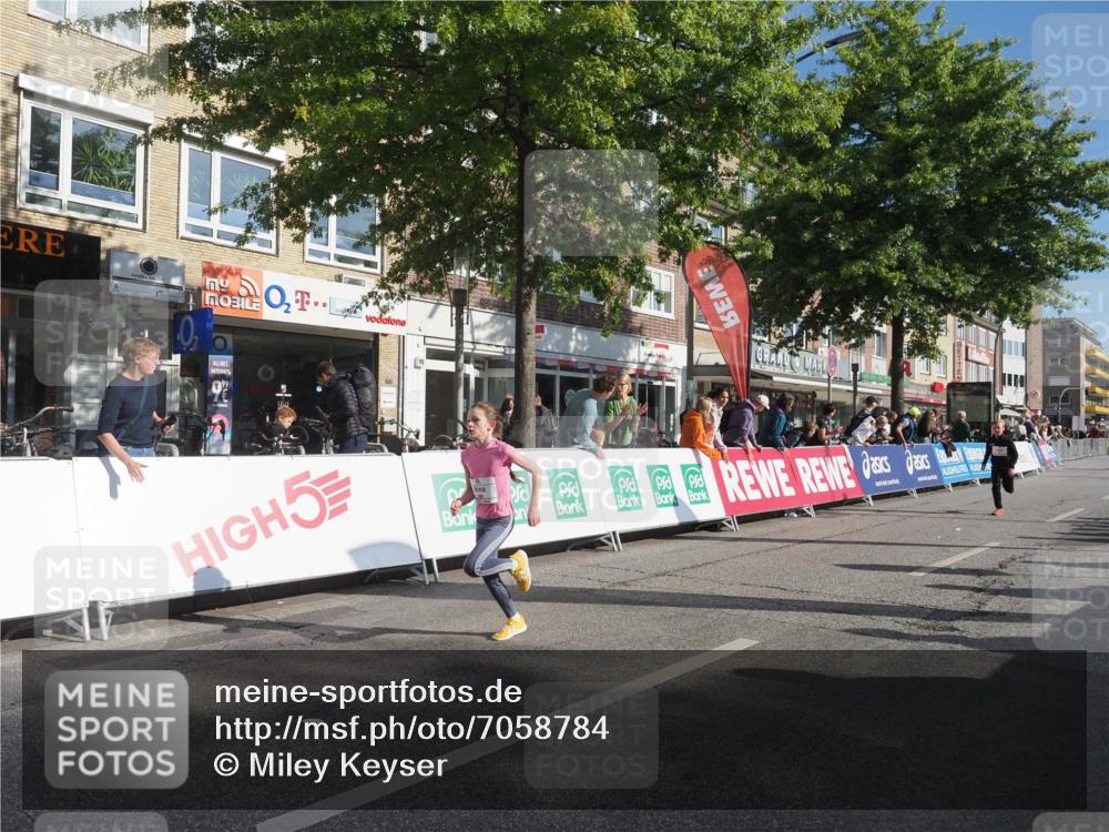15.09.2024 - PSD Bank Halbmarathon Miley Keyser http://msf.ph/oto/7058784 15.09.2024 10:28:48 Ziel 26, 130, 140, 162, 205, 222, 235, 273, 305 meine-sportfotos.de