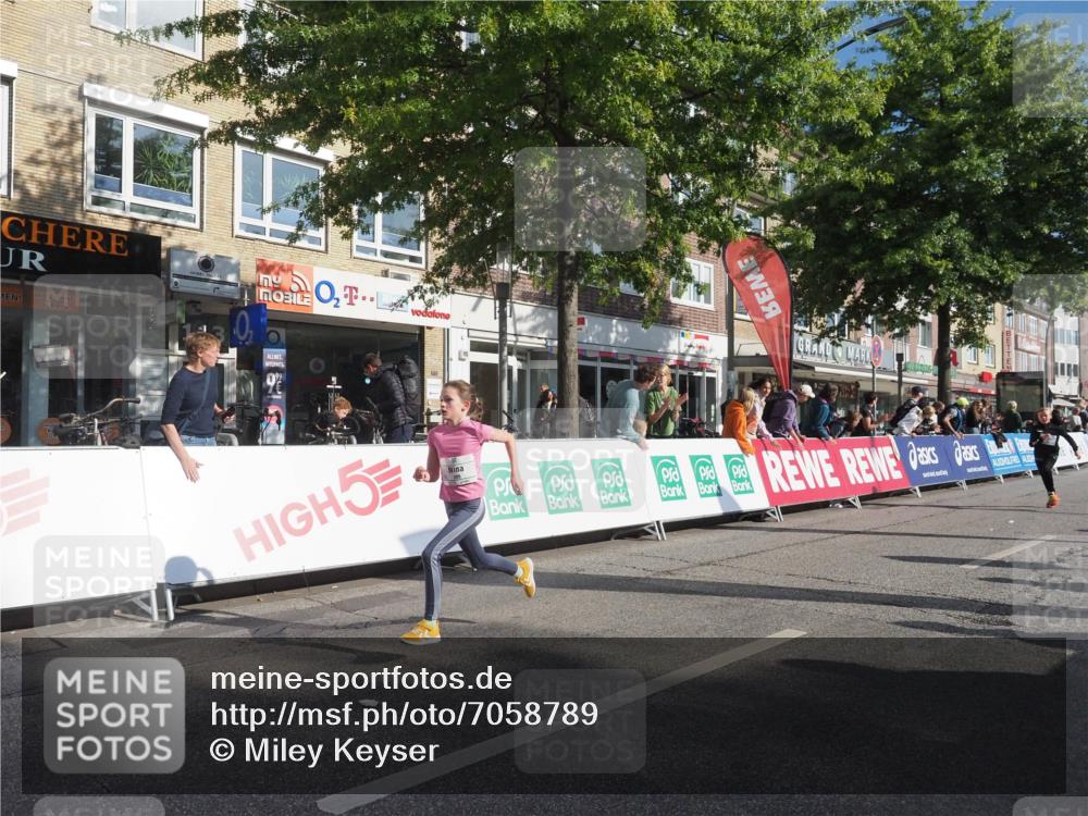 15.09.2024 - PSD Bank Halbmarathon Miley Keyser http://msf.ph/oto/7058789 15.09.2024 10:28:48 Ziel 26, 130, 140, 162, 205, 222, 235, 273, 305 meine-sportfotos.de