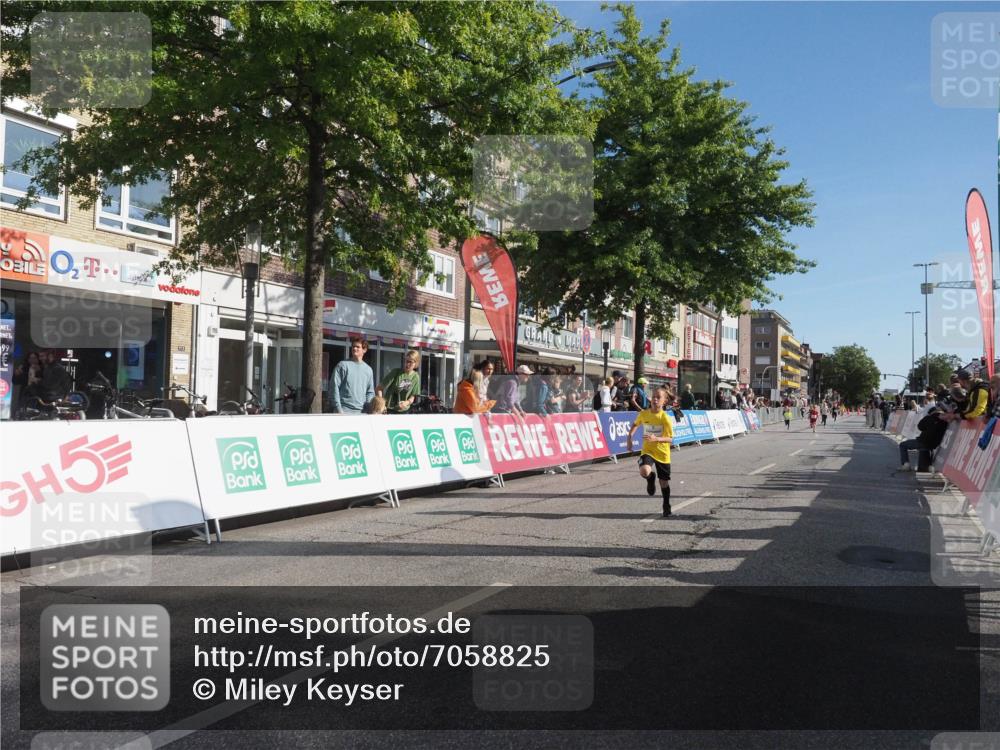 15.09.2024 - PSD Bank Halbmarathon Miley Keyser http://msf.ph/oto/7058825 15.09.2024 10:28:53 Ziel 106, 107, 130, 137, 140, 154, 179, 189, 205, 222, 235 meine-sportfotos.de