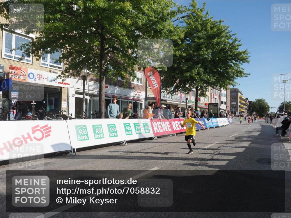 15.09.2024 - PSD Bank Halbmarathon Miley Keyser http://msf.ph/oto/7058832 15.09.2024 10:28:53 Ziel 106, 107, 130, 137, 140, 154, 179, 189, 205, 222, 235 meine-sportfotos.de