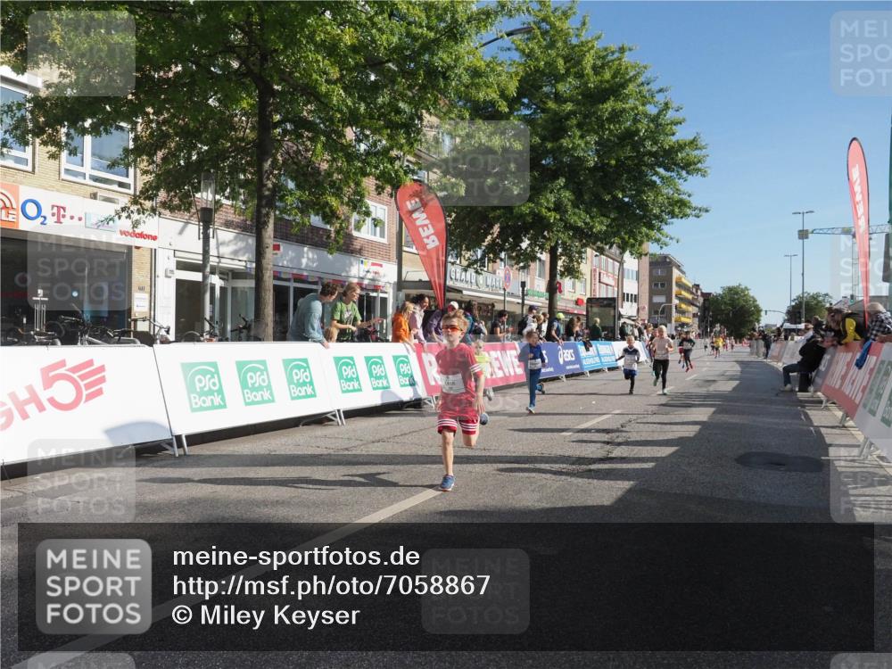 15.09.2024 - PSD Bank Halbmarathon Miley Keyser http://msf.ph/oto/7058867 15.09.2024 10:29:01 Ziel 106, 107, 137, 140, 150, 154, 170, 179, 189, 222, 231, 288, 292, 297 meine-sportfotos.de