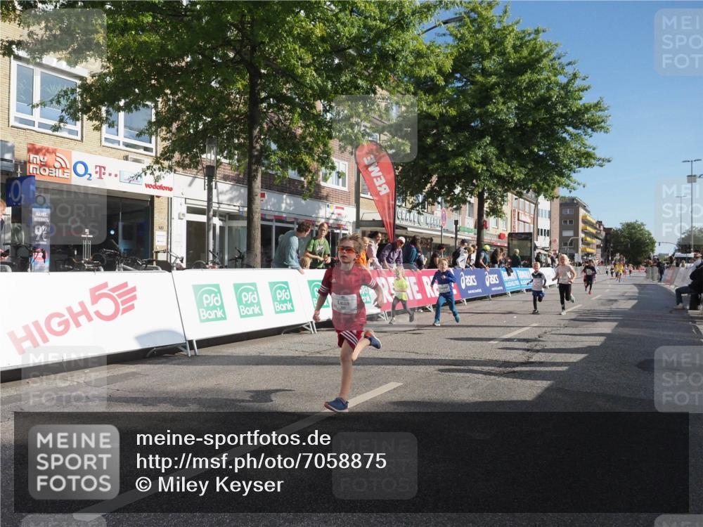 15.09.2024 - PSD Bank Halbmarathon Miley Keyser http://msf.ph/oto/7058875 15.09.2024 10:29:01 Ziel 106, 107, 137, 140, 150, 154, 170, 179, 189, 222, 231, 288, 292, 297 meine-sportfotos.de