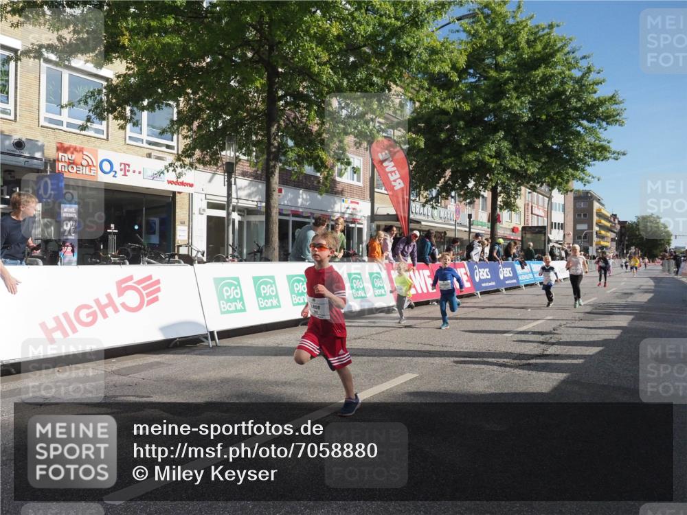 15.09.2024 - PSD Bank Halbmarathon Miley Keyser http://msf.ph/oto/7058880 15.09.2024 10:29:02 Ziel 106, 107, 137, 140, 150, 154, 170, 179, 189, 222, 231, 288, 292, 297 meine-sportfotos.de