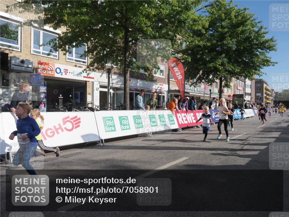 15.09.2024 - PSD Bank Halbmarathon Miley Keyser http://msf.ph/oto/7058901 15.09.2024 10:29:03 Ziel 5, 106, 107, 137, 150, 154, 170, 179, 189, 222, 231, 271, 288, 292, 297 meine-sportfotos.de