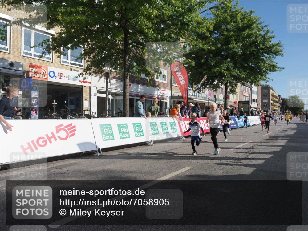 15.09.2024 - PSD Bank Halbmarathon Miley Keyser http://msf.ph/oto/7058905 15.09.2024 10:29:03 Ziel 5, 106, 107, 137, 150, 154, 170, 179, 189, 222, 231, 271, 288, 292, 297 meine-sportfotos.de
