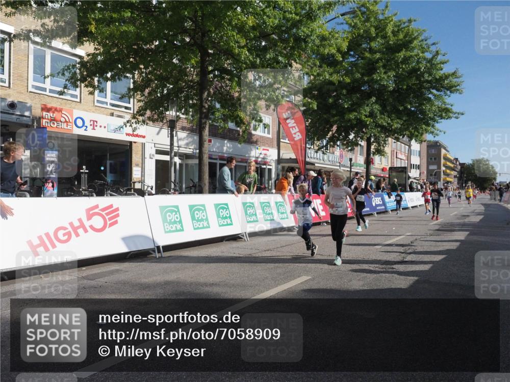 15.09.2024 - PSD Bank Halbmarathon Miley Keyser http://msf.ph/oto/7058909 15.09.2024 10:29:03 Ziel 5, 106, 107, 137, 150, 154, 170, 179, 189, 222, 231, 271, 288, 292, 297 meine-sportfotos.de