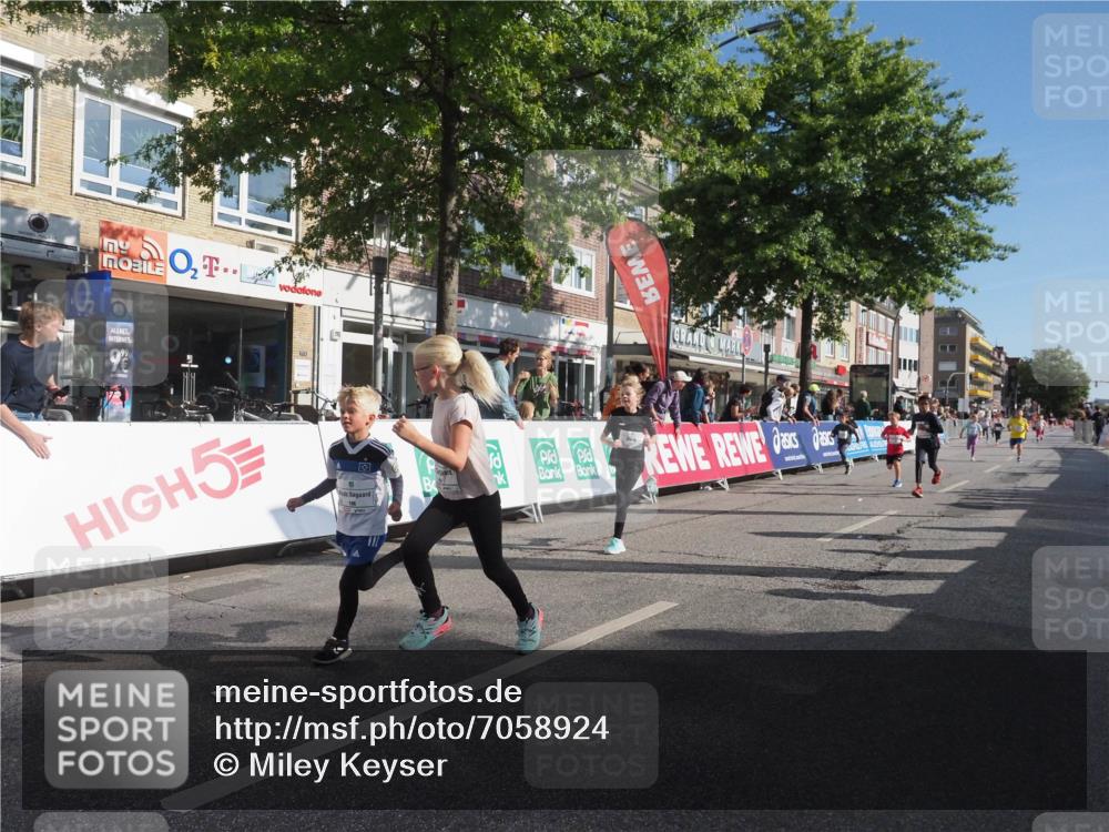 15.09.2024 - PSD Bank Halbmarathon Miley Keyser http://msf.ph/oto/7058924 15.09.2024 10:29:04 Ziel 5, 106, 107, 137, 150, 154, 170, 179, 189, 222, 231, 271, 288, 292, 297 meine-sportfotos.de