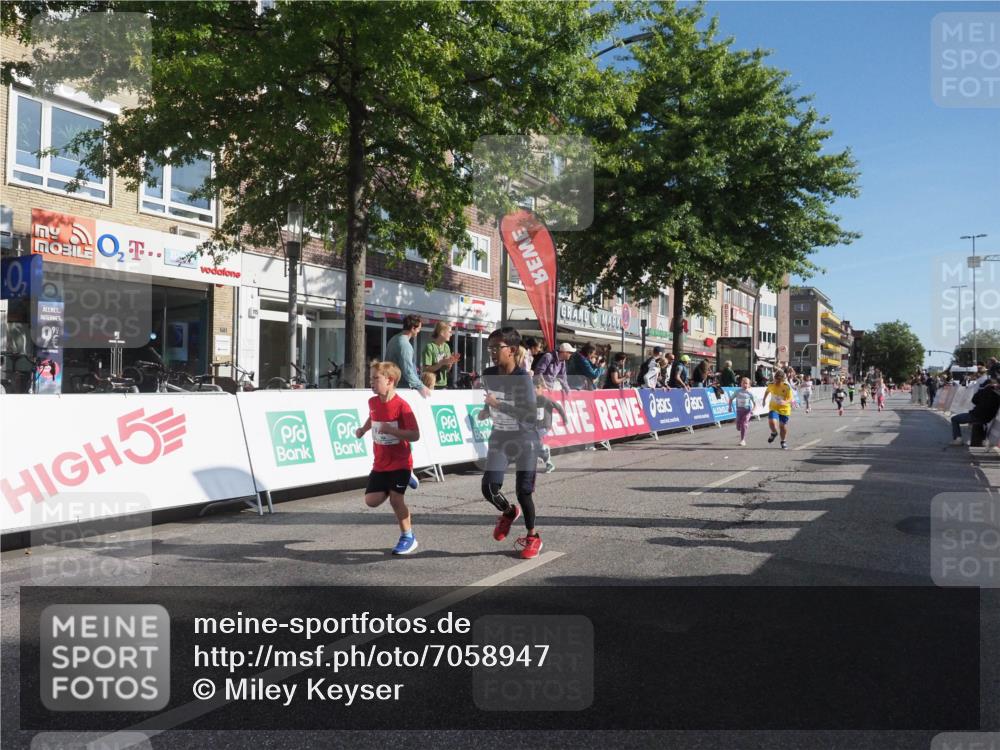 15.09.2024 - PSD Bank Halbmarathon Miley Keyser http://msf.ph/oto/7058947 15.09.2024 10:29:07 Ziel 5, 47, 106, 107, 137, 150, 154, 170, 179, 189, 222, 231, 244, 271, 288, 292, 297 meine-sportfotos.de