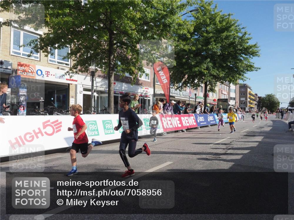 15.09.2024 - PSD Bank Halbmarathon Miley Keyser http://msf.ph/oto/7058956 15.09.2024 10:29:07 Ziel 5, 47, 106, 107, 137, 150, 154, 170, 179, 189, 222, 231, 244, 271, 288, 292, 297 meine-sportfotos.de