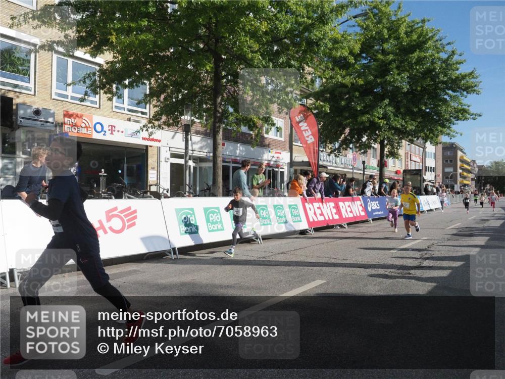 15.09.2024 - PSD Bank Halbmarathon Miley Keyser http://msf.ph/oto/7058963 15.09.2024 10:29:07 Ziel 5, 47, 106, 107, 137, 150, 154, 170, 179, 189, 222, 231, 244, 271, 288, 292, 297 meine-sportfotos.de