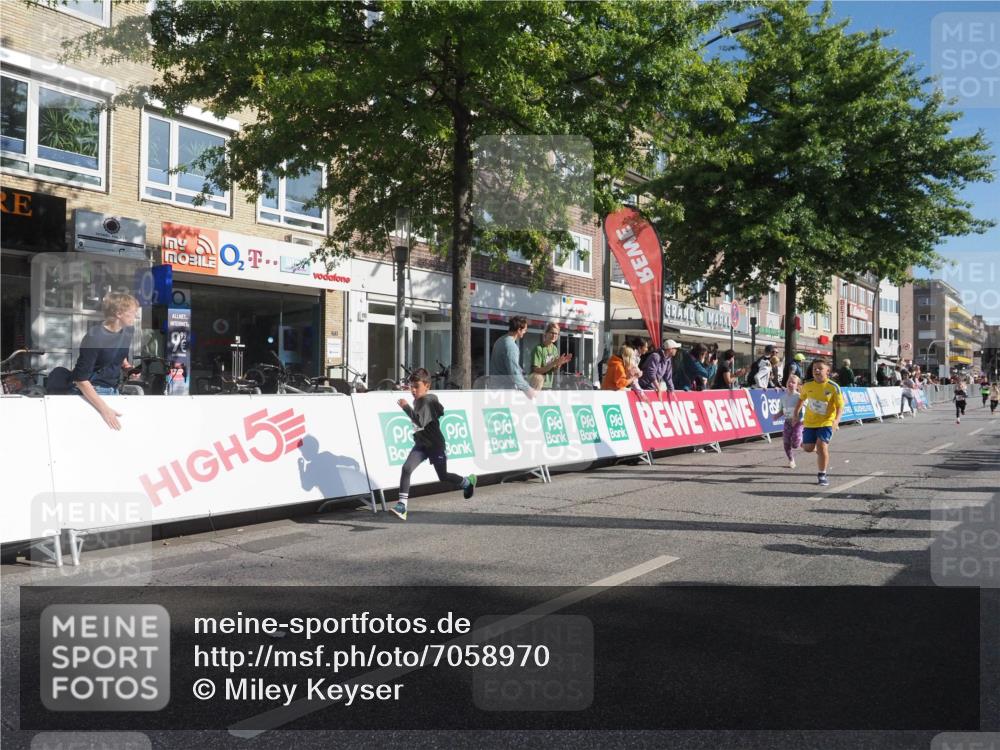 15.09.2024 - PSD Bank Halbmarathon Miley Keyser http://msf.ph/oto/7058970 15.09.2024 10:29:08 Ziel 5, 12, 47, 106, 107, 137, 150, 154, 170, 179, 180, 189, 222, 231, 244, 271, 288, 292, 297 meine-sportfotos.de