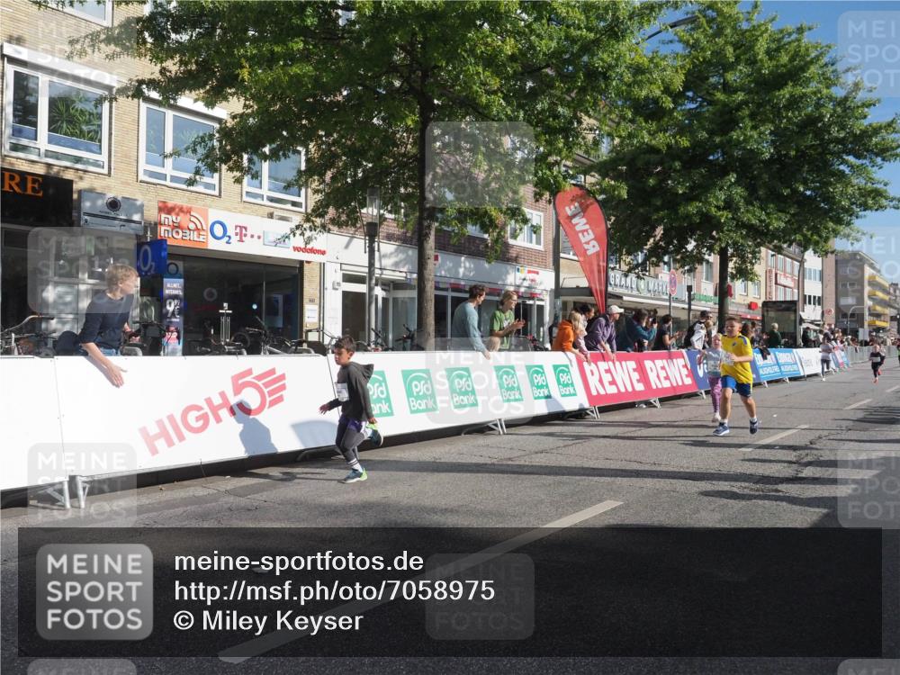 15.09.2024 - PSD Bank Halbmarathon Miley Keyser http://msf.ph/oto/7058975 15.09.2024 10:29:08 Ziel 5, 12, 47, 106, 107, 137, 150, 154, 170, 179, 180, 189, 222, 231, 244, 271, 288, 292, 297 meine-sportfotos.de