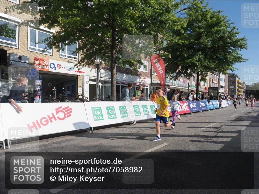 15.09.2024 - PSD Bank Halbmarathon Miley Keyser http://msf.ph/oto/7058982 15.09.2024 10:29:08 Ziel 5, 12, 47, 106, 107, 137, 150, 154, 170, 179, 180, 189, 222, 231, 244, 271, 288, 292, 297 meine-sportfotos.de