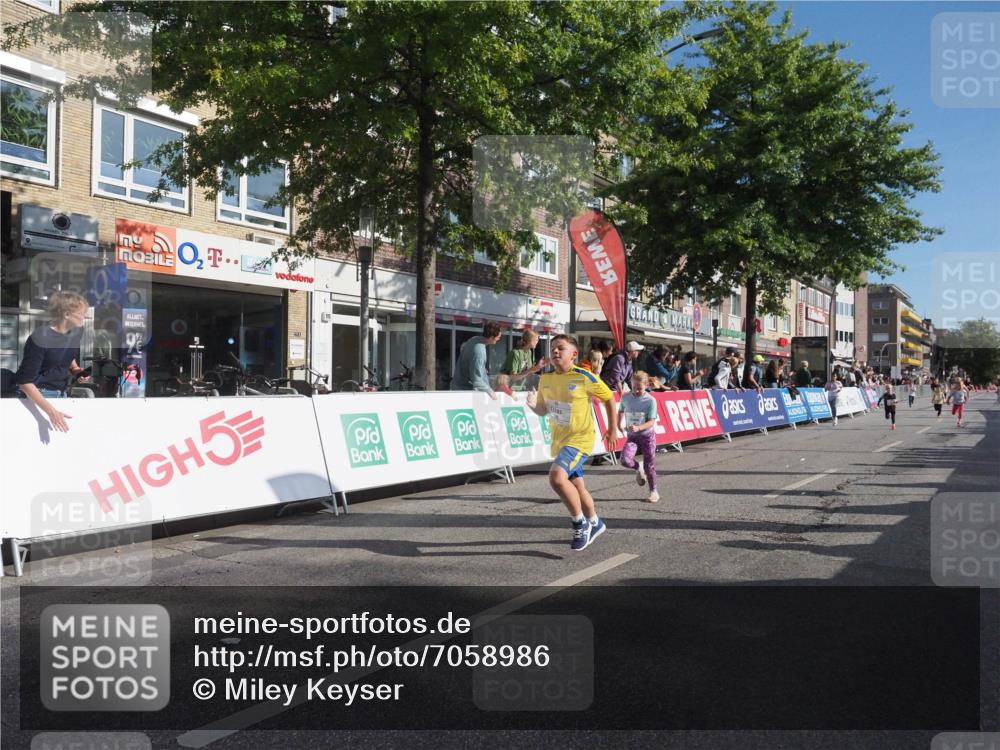 15.09.2024 - PSD Bank Halbmarathon Miley Keyser http://msf.ph/oto/7058986 15.09.2024 10:29:09 Ziel 5, 12, 47, 70, 106, 107, 137, 150, 154, 170, 179, 180, 189, 222, 231, 244, 271, 288, 292, 297 meine-sportfotos.de
