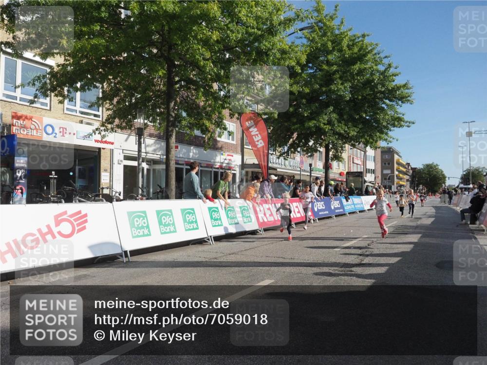15.09.2024 - PSD Bank Halbmarathon Miley Keyser http://msf.ph/oto/7059018 15.09.2024 10:29:11 Ziel 5, 12, 47, 70, 106, 107, 137, 150, 154, 170, 179, 180, 189, 231, 244, 254, 271, 288, 292, 297 meine-sportfotos.de
