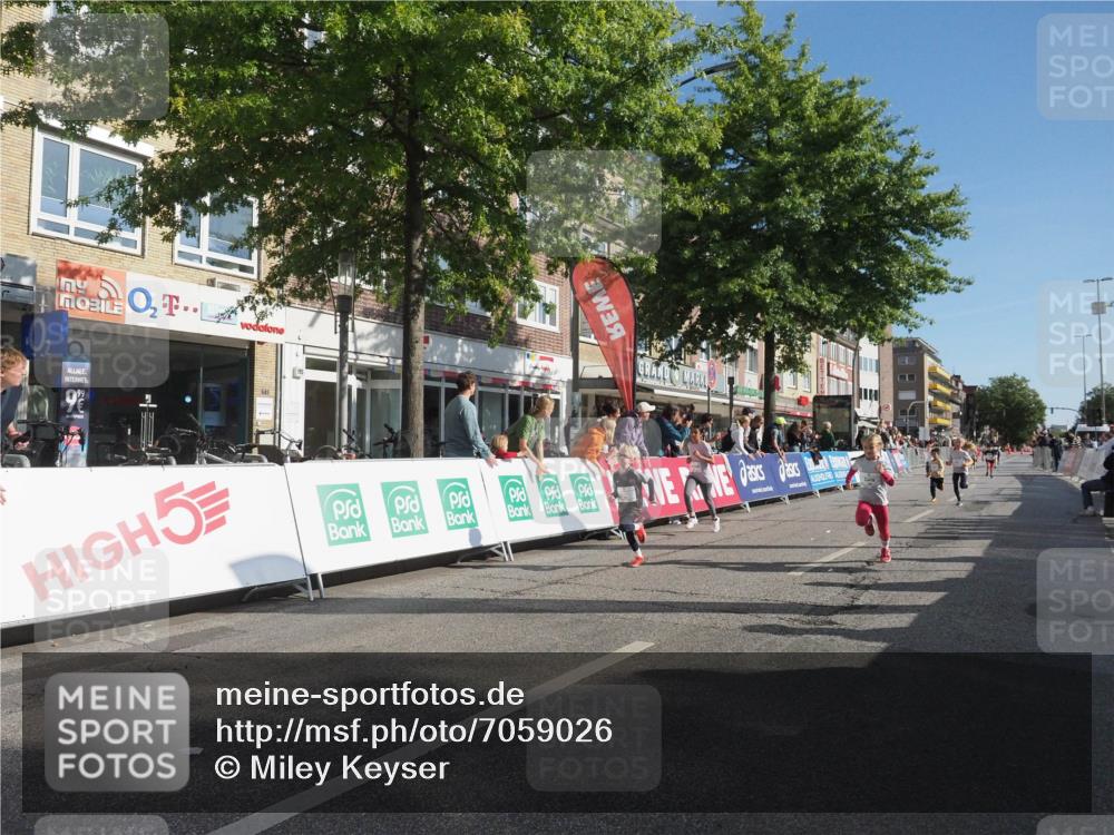 15.09.2024 - PSD Bank Halbmarathon Miley Keyser http://msf.ph/oto/7059026 15.09.2024 10:29:12 Ziel 5, 12, 47, 70, 137, 150, 154, 170, 179, 180, 189, 231, 244, 254, 255, 271, 288, 292, 297 meine-sportfotos.de