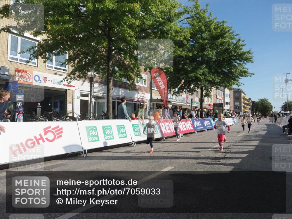 15.09.2024 - PSD Bank Halbmarathon Miley Keyser http://msf.ph/oto/7059033 15.09.2024 10:29:12 Ziel 5, 12, 47, 70, 137, 150, 154, 170, 179, 180, 189, 231, 244, 254, 255, 271, 288, 292, 297 meine-sportfotos.de