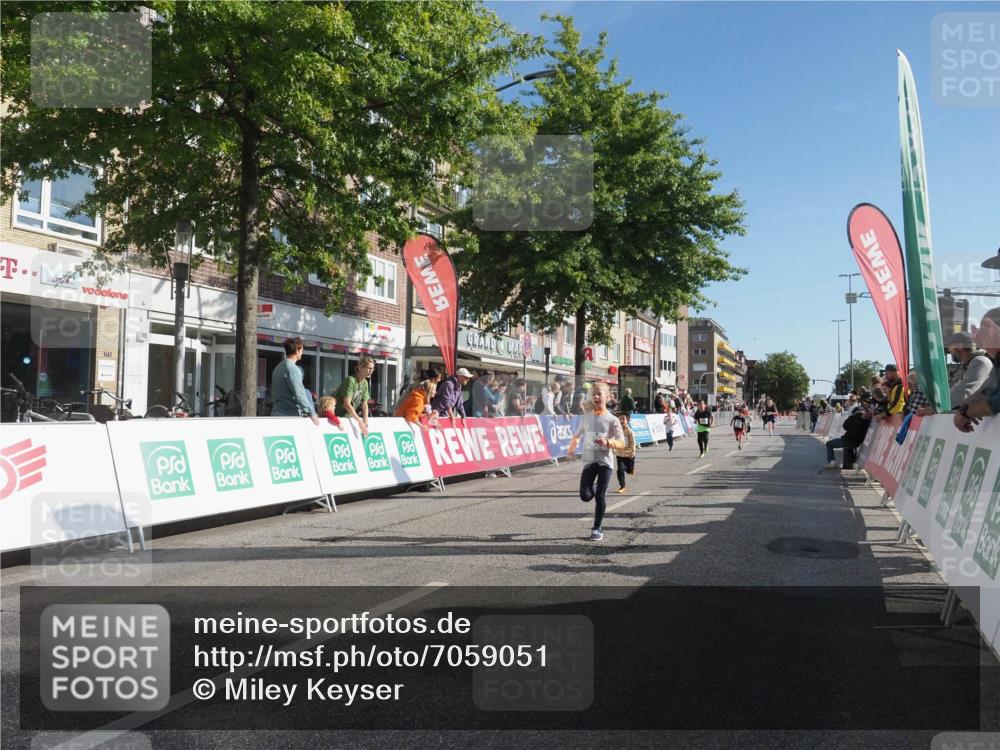15.09.2024 - PSD Bank Halbmarathon Miley Keyser http://msf.ph/oto/7059051 15.09.2024 10:29:14 Ziel 5, 12, 47, 70, 150, 154, 170, 180, 194, 231, 244, 254, 255, 271, 288, 292, 297 meine-sportfotos.de