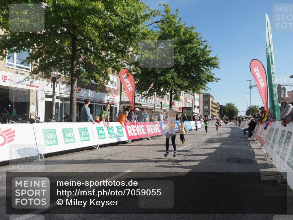 15.09.2024 - PSD Bank Halbmarathon Miley Keyser http://msf.ph/oto/7059055 15.09.2024 10:29:14 Ziel 5, 12, 47, 70, 150, 154, 170, 180, 194, 231, 244, 254, 255, 271, 288, 292, 297 meine-sportfotos.de