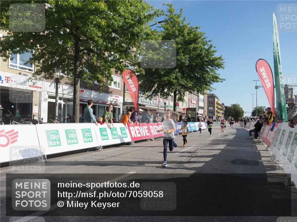 15.09.2024 - PSD Bank Halbmarathon Miley Keyser http://msf.ph/oto/7059058 15.09.2024 10:29:15 Ziel 5, 12, 47, 70, 150, 154, 170, 180, 194, 231, 244, 254, 255, 271, 288, 292, 297 meine-sportfotos.de