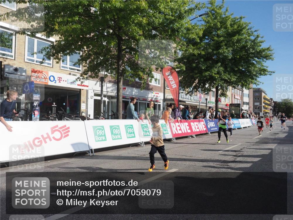 15.09.2024 - PSD Bank Halbmarathon Miley Keyser http://msf.ph/oto/7059079 15.09.2024 10:29:17 Ziel 5, 12, 47, 70, 150, 170, 180, 194, 244, 254, 255, 271, 288, 292, 297 meine-sportfotos.de