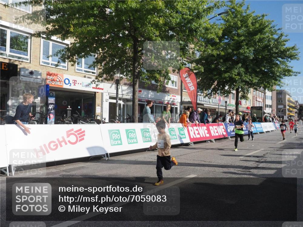 15.09.2024 - PSD Bank Halbmarathon Miley Keyser http://msf.ph/oto/7059083 15.09.2024 10:29:17 Ziel 5, 12, 47, 70, 150, 170, 180, 194, 244, 254, 255, 271, 288, 292, 297 meine-sportfotos.de