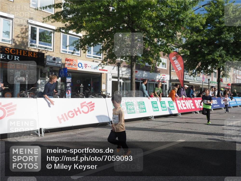 15.09.2024 - PSD Bank Halbmarathon Miley Keyser http://msf.ph/oto/7059093 15.09.2024 10:29:17 Ziel 5, 12, 47, 70, 150, 170, 180, 194, 244, 254, 255, 271, 288, 292, 297 meine-sportfotos.de