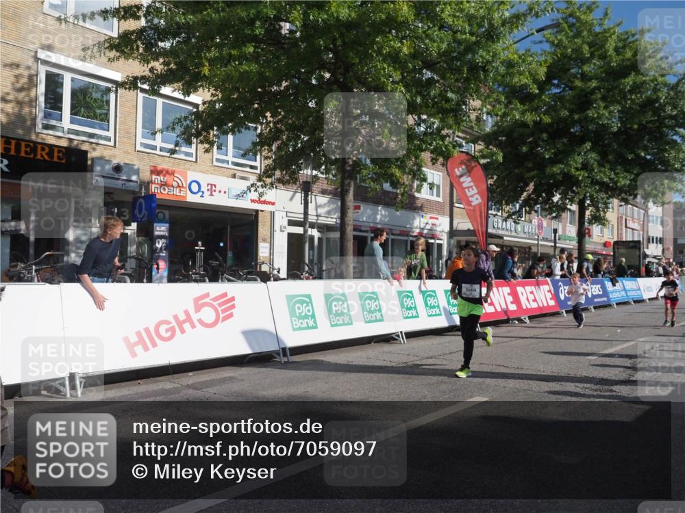 15.09.2024 - PSD Bank Halbmarathon Miley Keyser http://msf.ph/oto/7059097 15.09.2024 10:29:18 Ziel 5, 12, 47, 70, 150, 170, 180, 194, 244, 254, 255, 271, 288, 292, 297 meine-sportfotos.de